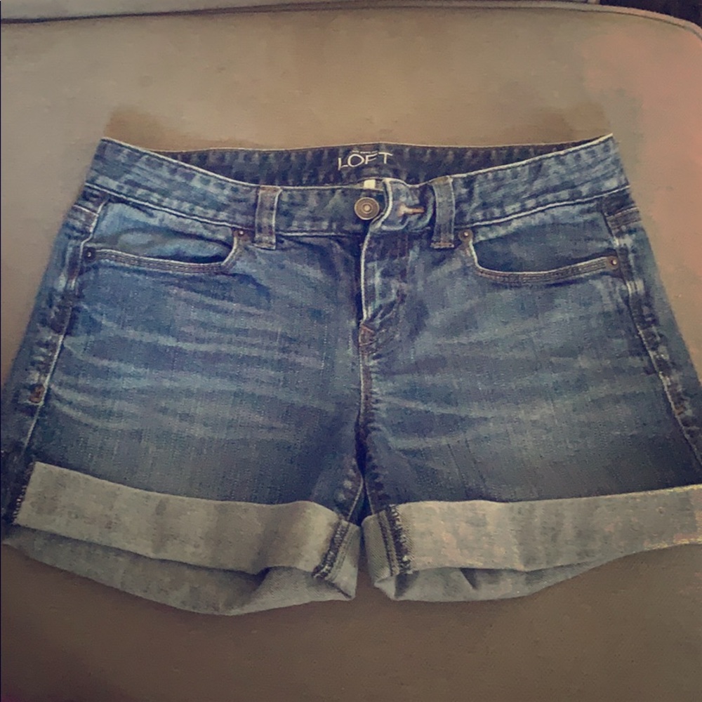 SOLD 🚫 Ann Taylor Loft Jean Shorts 🇺🇸